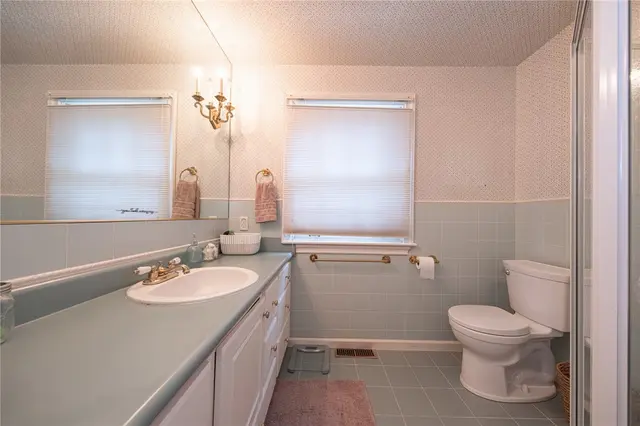 111 Ennerdale Ln gallery image 2