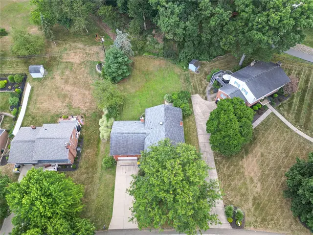 111 Ennerdale Ln gallery image 26