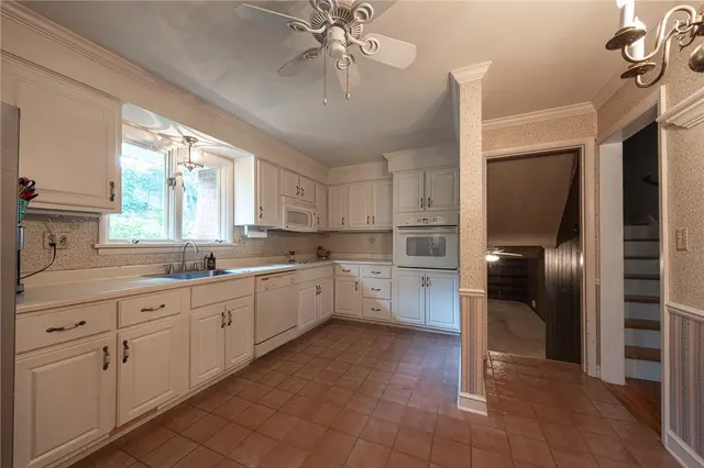 111 Ennerdale Ln gallery image 32