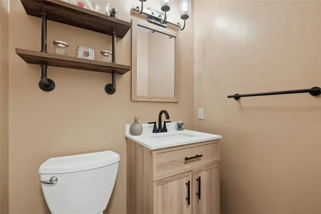 111 Greenhill Rd gallery image 19