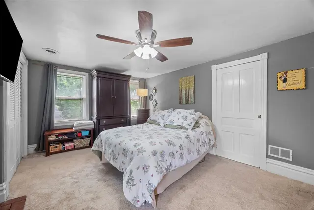 111 Hillcrest Dr gallery image 4