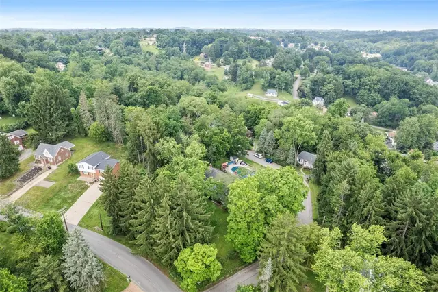 111 Hillcrest Dr gallery image 17