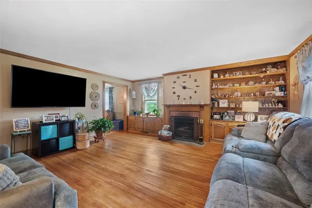 111 Hillcrest Dr gallery image 26