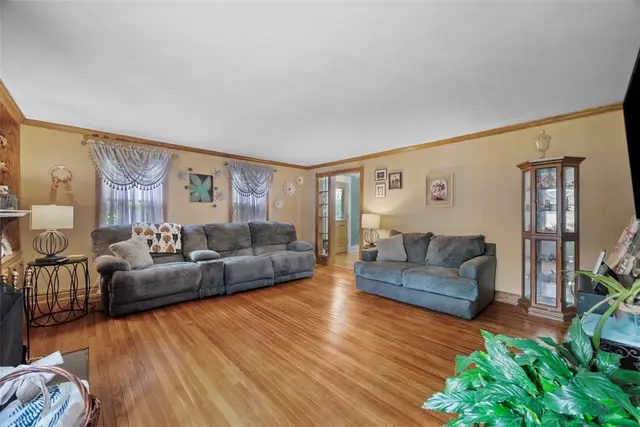 111 Hillcrest Dr gallery image 38