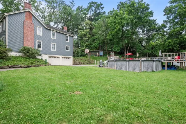 111 Hillcrest Dr gallery image 39