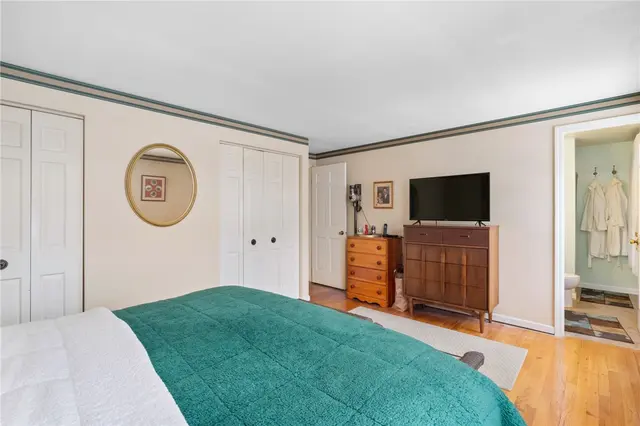 111 N Harleston Dr gallery image 3