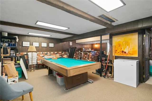 111 N Harleston Dr gallery image 4