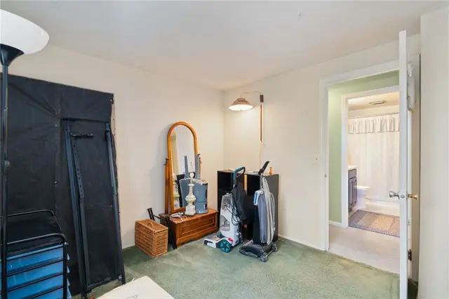 111 N Harleston Dr gallery image 6