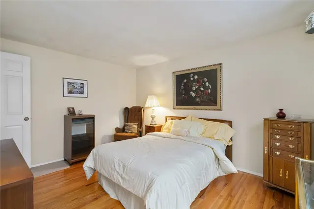 111 N Harleston Dr gallery image 11