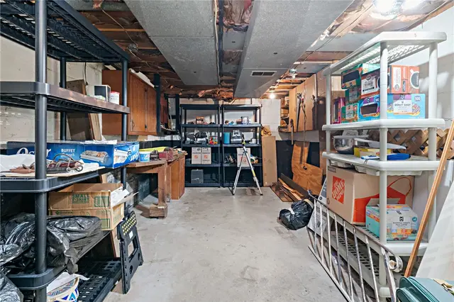 111 N Harleston Dr gallery image 15