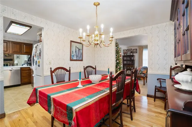 111 N Harleston Dr gallery image 22