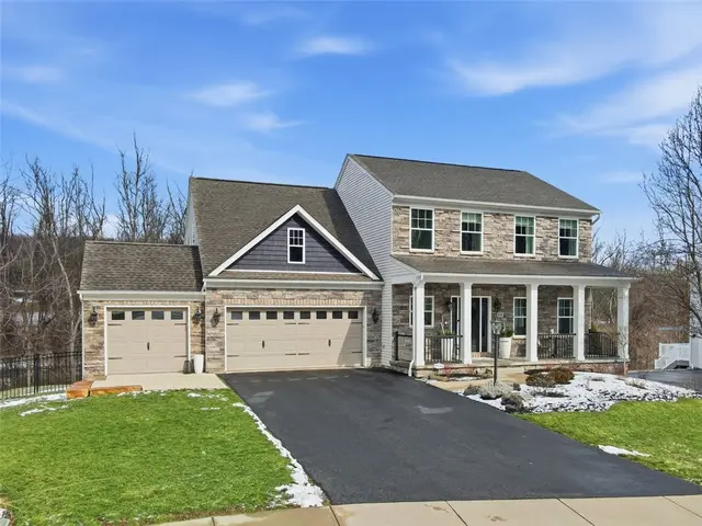 111 Stillwater Ln gallery image 2
