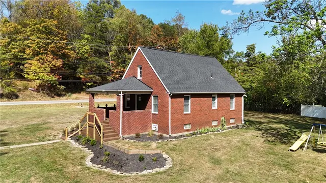 1112 Big Sewickley Creek Rd gallery image 23