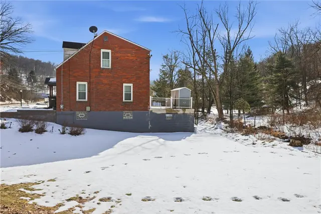 1113 Rochester Rd gallery image 4