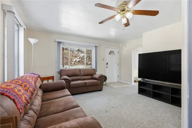1113 Rochester Rd gallery image 7