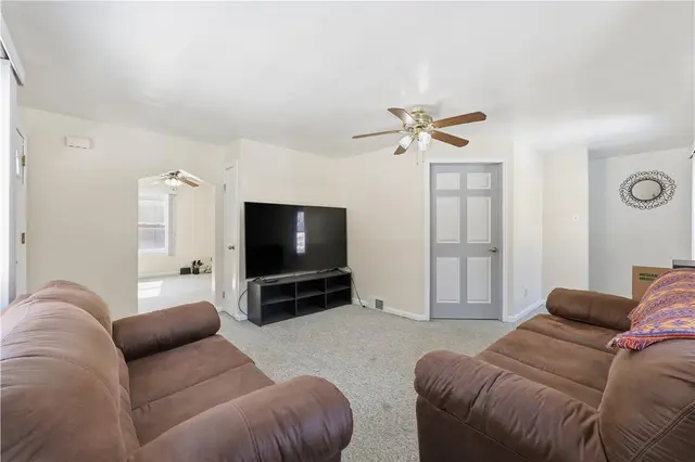 1113 Rochester Rd gallery image 8