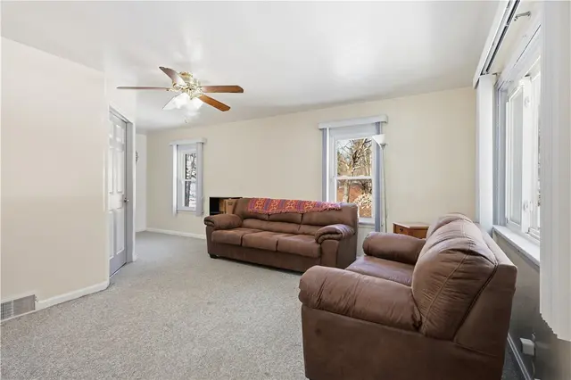 1113 Rochester Rd gallery image 9