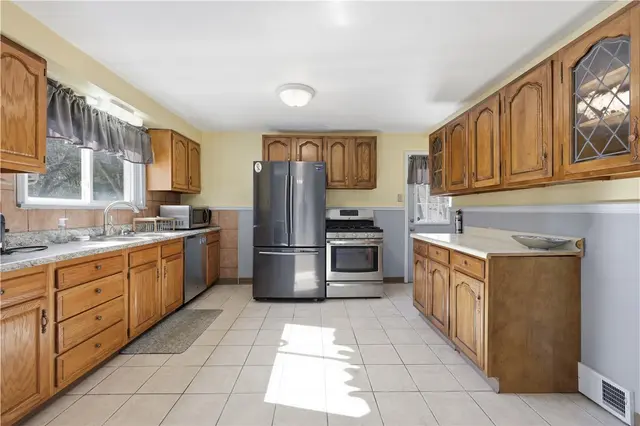 1113 Rochester Rd gallery image 10