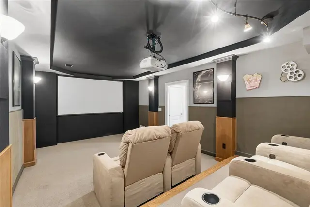 112 Mirage DRIVE gallery image 3