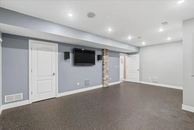 112 Mirage DRIVE gallery image 7
