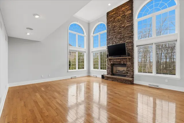 112 Mirage DRIVE gallery image 8