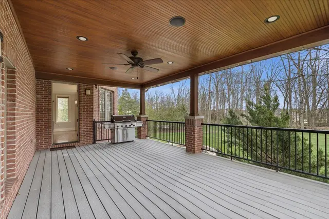 112 Mirage DRIVE gallery image 15