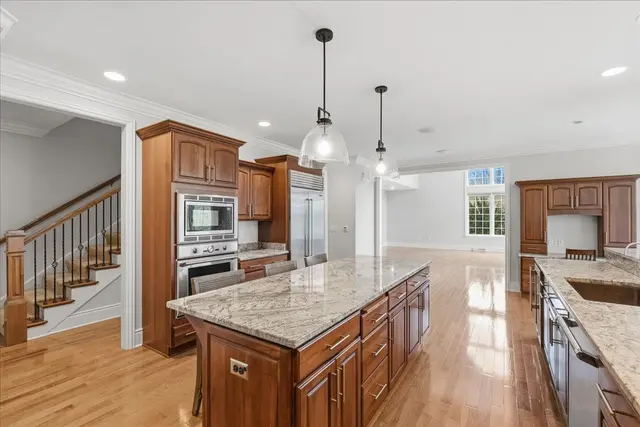 112 Mirage DRIVE gallery image 35
