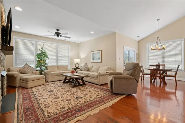 112 Old Glory Ln gallery image 22