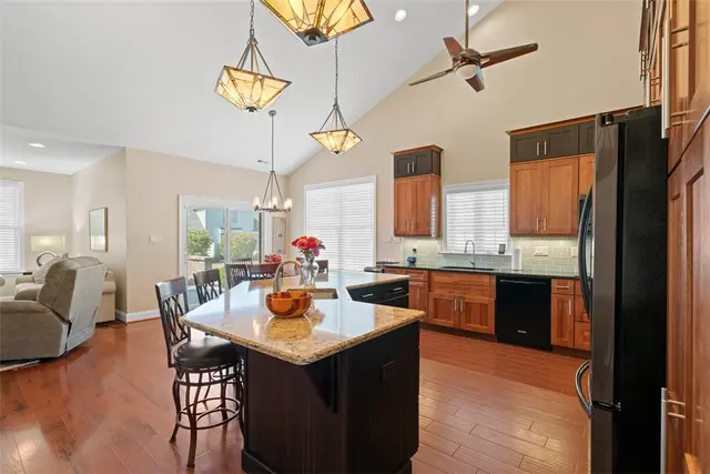 112 Old Glory Ln gallery image 34