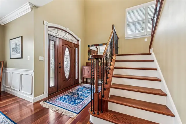 112 Redmond Ct gallery image 15