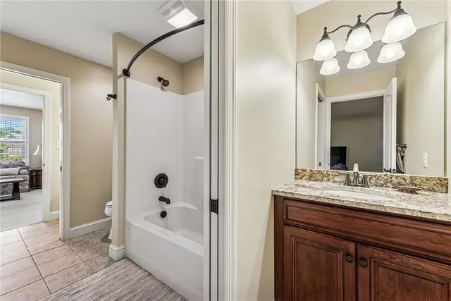 112 Redmond Ct gallery image 17