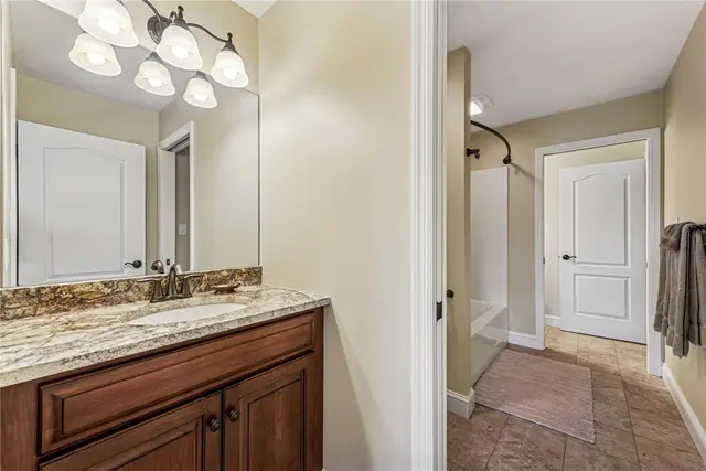 112 Redmond Ct gallery image 18