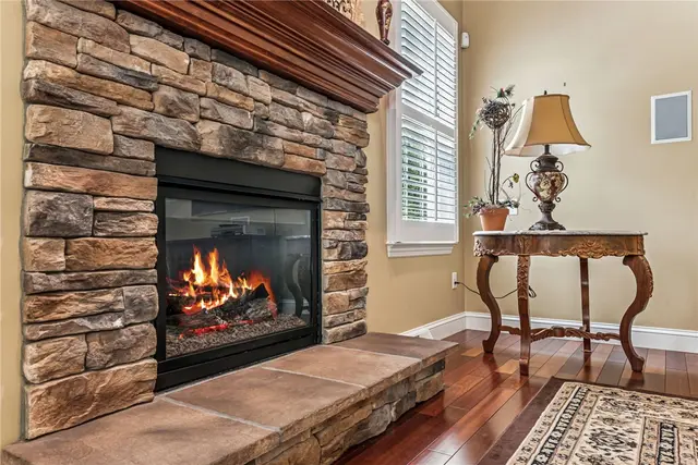 112 Redmond Ct gallery image 27
