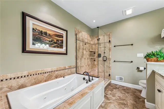 112 Redmond Ct gallery image 30