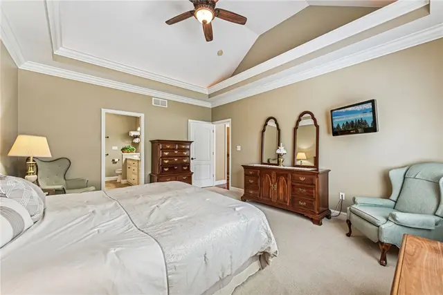 112 Redmond Ct gallery image 39
