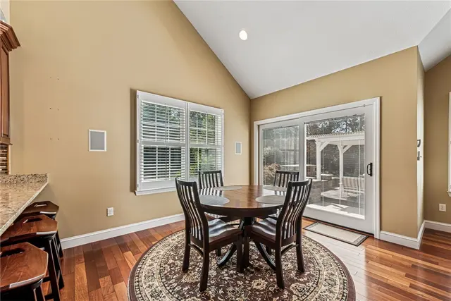 112 Redmond Ct gallery image 47