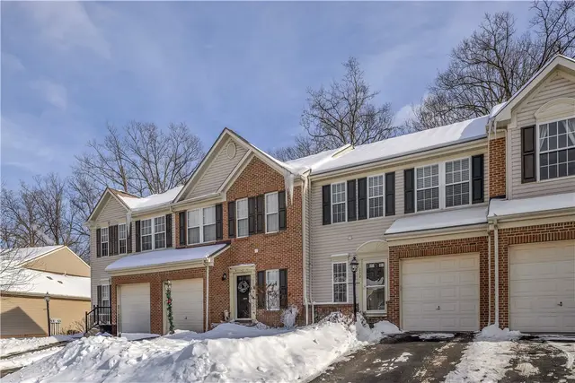 112 Southern Valley Ct gallery image 3