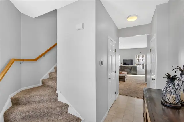 112 Southern Valley Ct gallery image 6