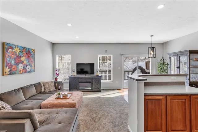 112 Southern Valley Ct gallery image 7
