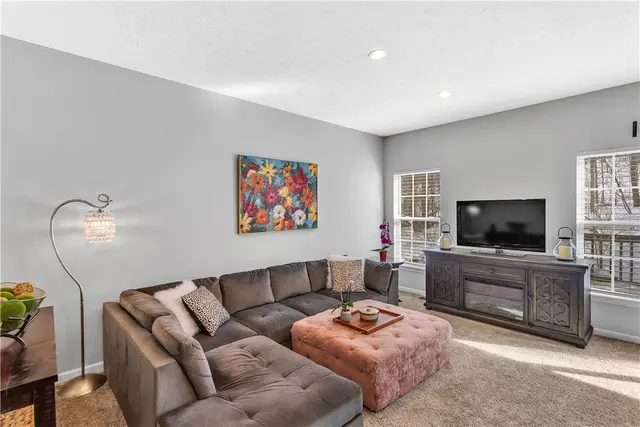 112 Southern Valley Ct gallery image 8