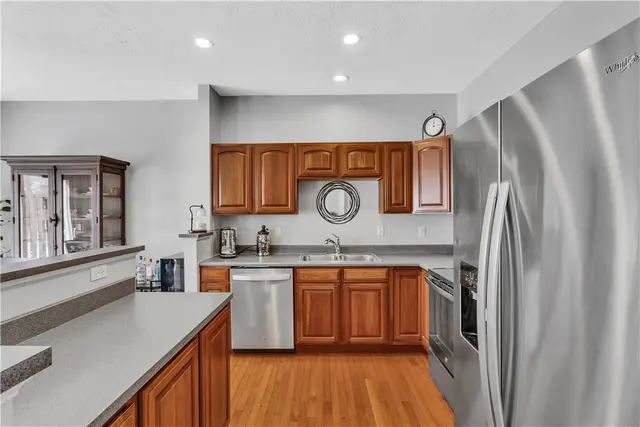 112 Southern Valley Ct gallery image 15
