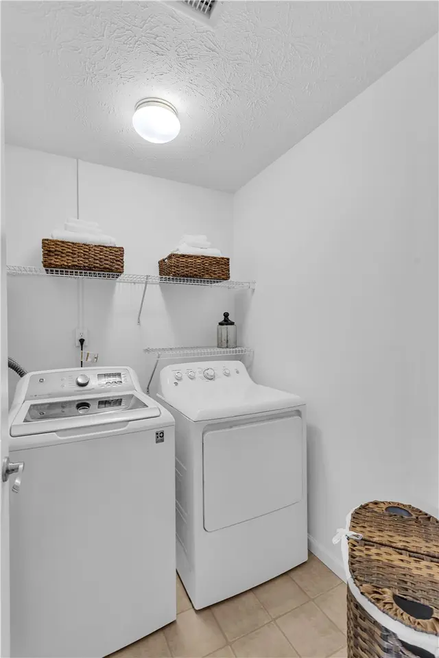 112 Southern Valley Ct gallery image 29