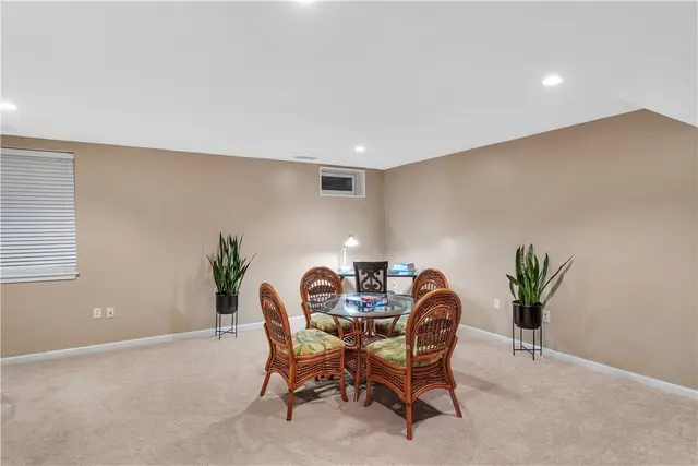 112 Southern Valley Ct gallery image 34