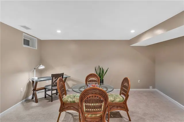 112 Southern Valley Ct gallery image 35