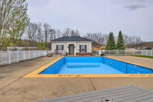 1123 Prescott Pl gallery image 4