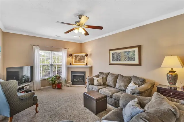 1123 Prescott Pl gallery image 5