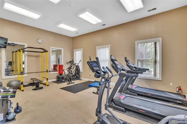 1123 Prescott Pl gallery image 12