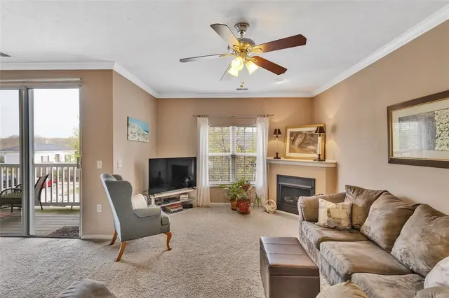 1123 Prescott Pl gallery image 29