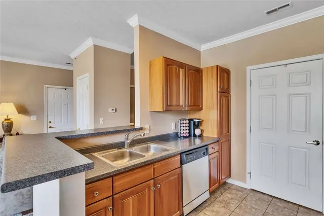 1123 Prescott Pl gallery image 30
