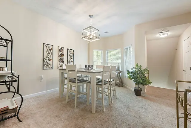 1127 Prescott Pl gallery image 8